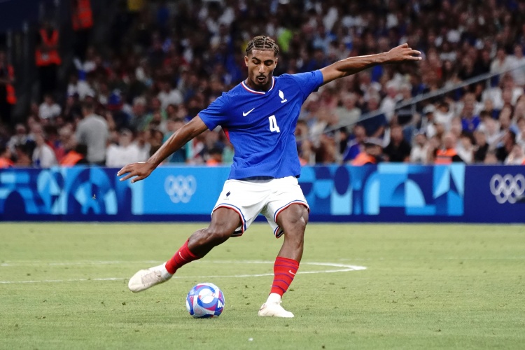 尤其是考虑, 登贝莱是金, 了赛前新闻